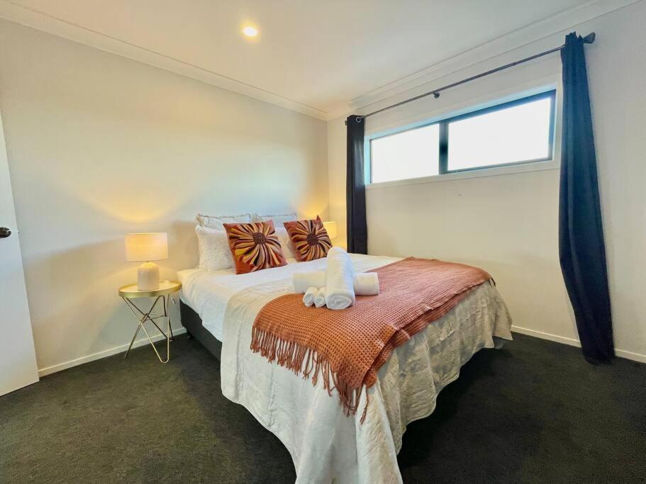 Morden Spacious New House 汉密尔顿 外观 照片