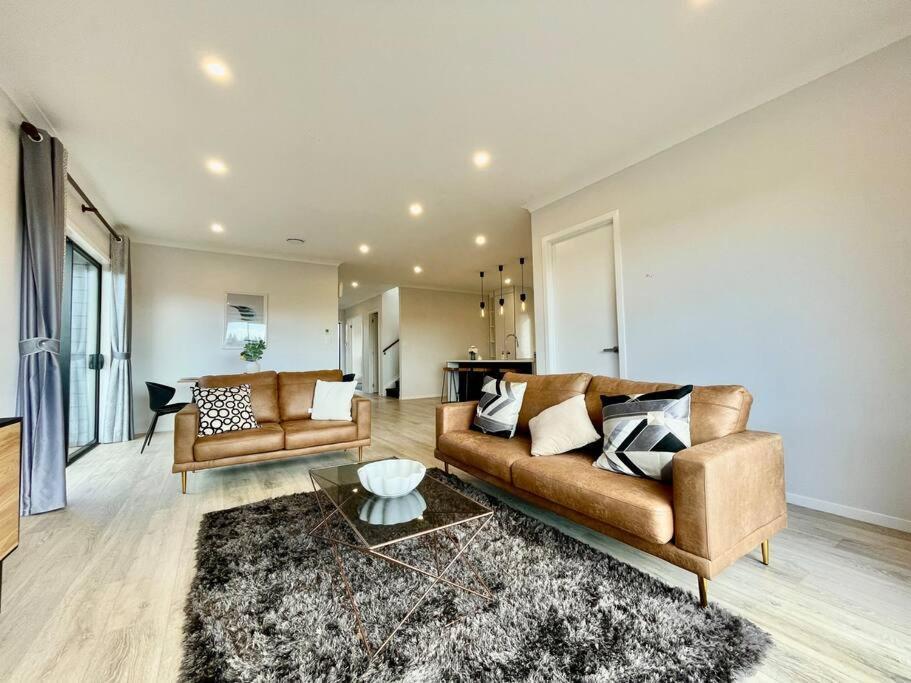 Morden Spacious New House 汉密尔顿 外观 照片