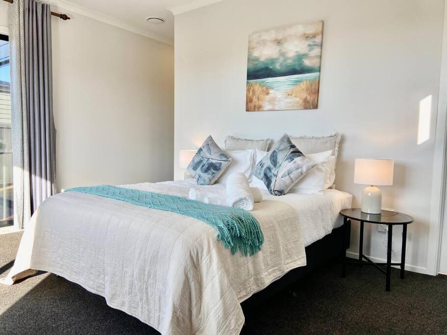 Morden Spacious New House 汉密尔顿 外观 照片
