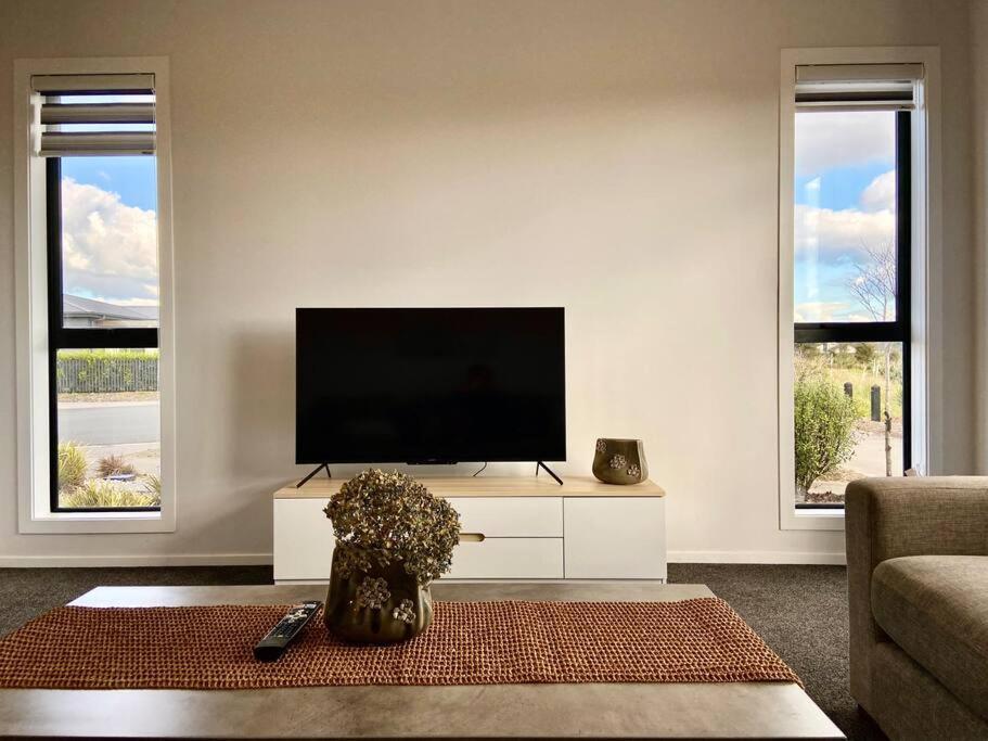 Morden Spacious New House 汉密尔顿 外观 照片
